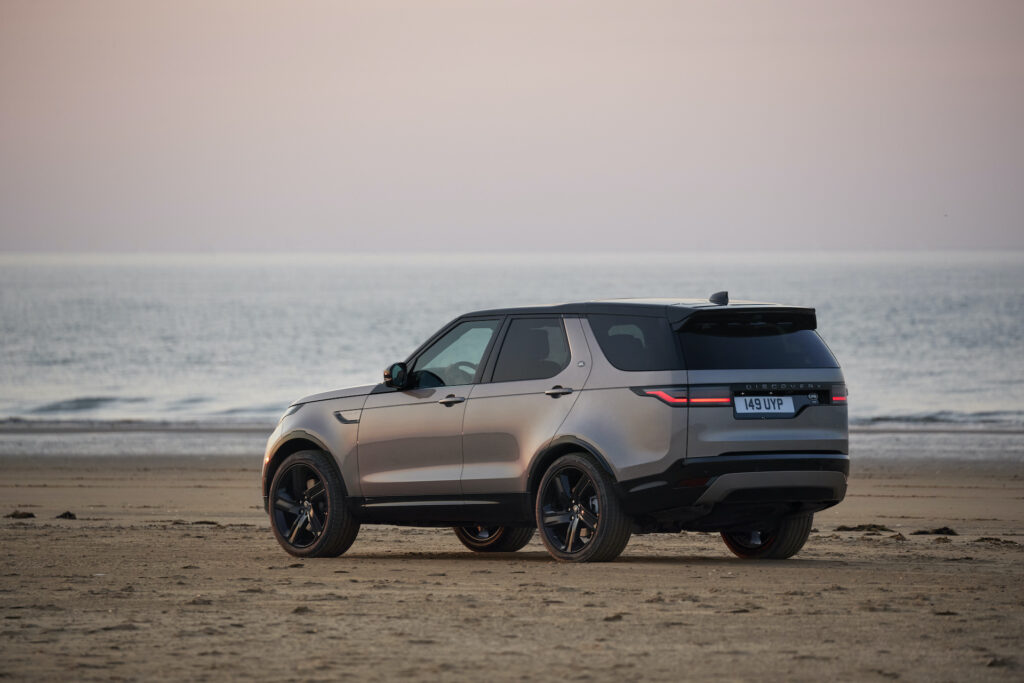 Land Rover esitleb uut Discoveryt rõhk “preemiumil”